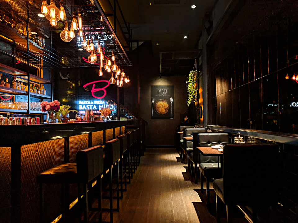 SEXY SUGGIE FANTASIA BAR & LOUNGE